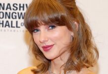 Taylor Swift Proves She's Literally Bejeweled in $2.4 Million Necklace