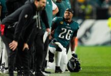 Saquon Barkley suffers new back harm in disastrous Eagles return