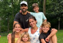 Jessie James Decker, Eric Decker’s Kids Have Six-Pack Abs in Beach Pic